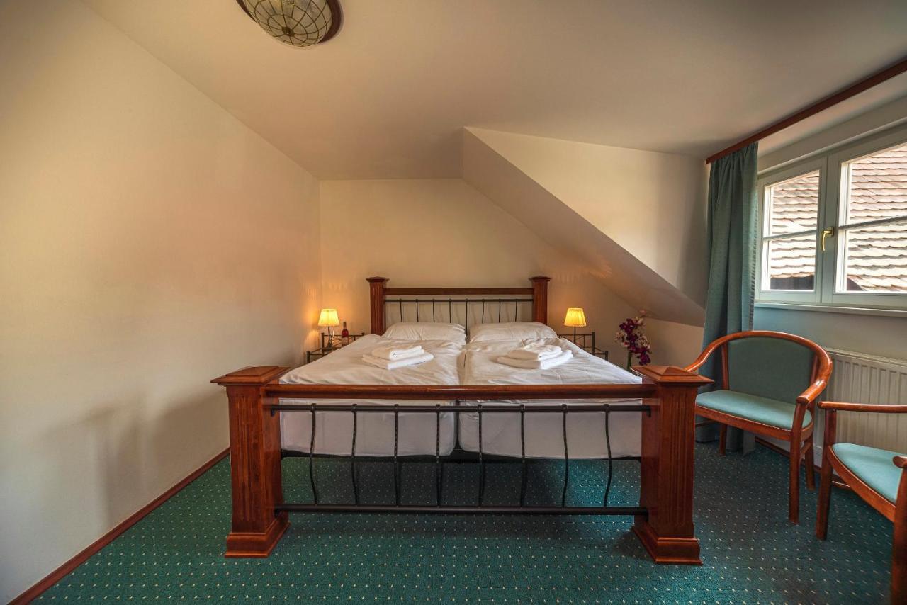 Zamecky Hotel Metternich Velka Hledsebe Dış mekan fotoğraf