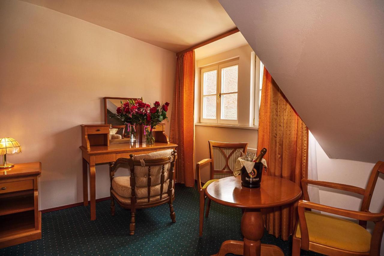 Zamecky Hotel Metternich Velka Hledsebe Dış mekan fotoğraf