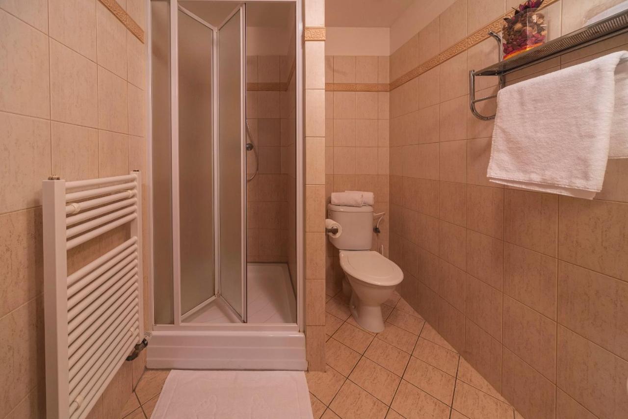 Zamecky Hotel Metternich Velka Hledsebe Dış mekan fotoğraf