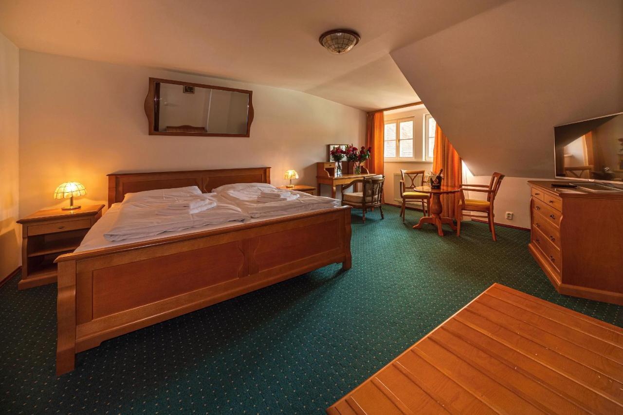 Zamecky Hotel Metternich Velka Hledsebe Dış mekan fotoğraf