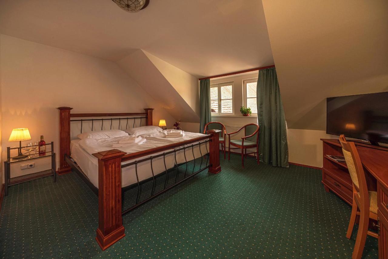 Zamecky Hotel Metternich Velka Hledsebe Dış mekan fotoğraf